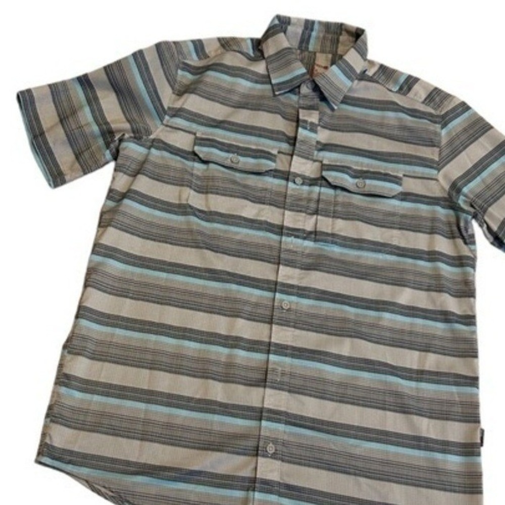 SwissTech men's‎ sz Medium short sleeve gray blue stripe. 2 front button pockets